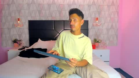 Noah online show from May 23, 8:46 pm