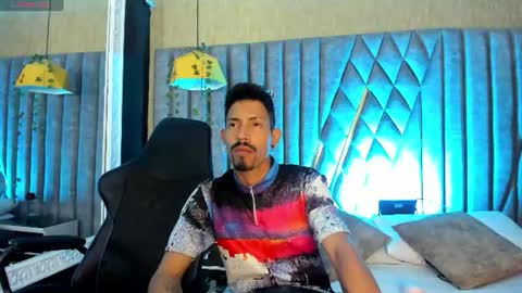 Snapshot of noaahtylor chatting on July 10, 5:01 am Noah online show from July 10, 5:01 am