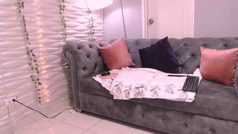 NOA COLLINS  online show from December 12, 11:18 am