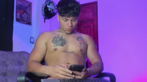 noah_223 online show from March 5, 5:14 am