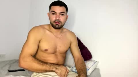 Snapshot of noah_3050 chatting on December 2, 11:45 pm noah_3050 online show from December 2, 11:45 pm