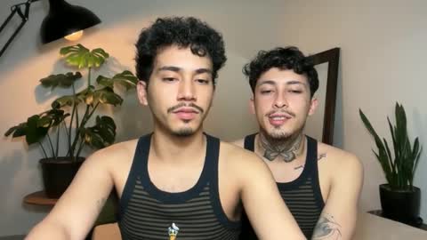 Snapshot of noah_and_steven chatting on June 2, 2:13 am noah_and_steven online show from June 2, 2:13 am