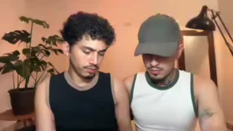 Snapshot of noah_and_steven chatting on June 19, 1:32 am noah_and_steven online show from June 19, 1:32 am