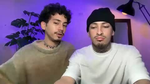 Snapshot of noah_and_steven chatting on June 22, 7:33 pm noah_and_steven online show from June 22, 7:33 pm