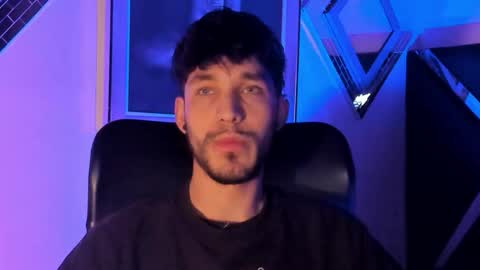 Noah Brigth online show from December 15, 2:49 am