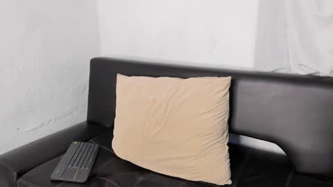Snapshot of noah_cole_ chatting on October 8, 10:18 pm Noah online show from October 8, 10:18 pm