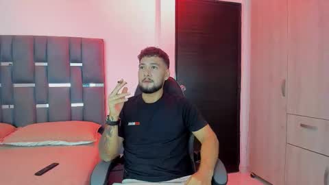 Snapshot of noah_corvelle chatting on November 7, 11:49 pm NOAH online show from November 7, 11:49 pm