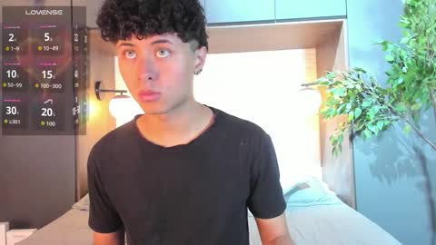 noah_dupont_ online show from September 14, 8:19 pm