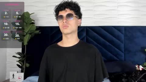 noah_dupont_ online show from September 20, 7:15 pm