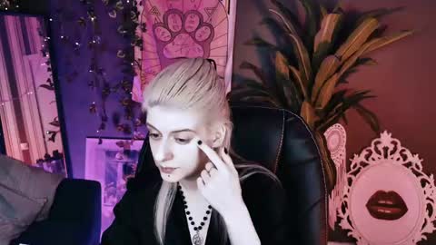 Snapshot of noah_elmer chatting on May 15, 3:41 pm REAL name LiaDM are always open online show from May 15, 3:41 pm