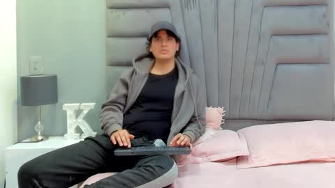 Snapshot of noah_ferrary chatting on November 4, 9:25 pm Noah Ferrary online show from November 4, 9:25 pm