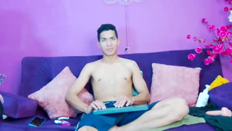 Noah online show from February 4, 3:07 pm