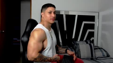 Noah Harris01 online show from December 2, 10:34 pm