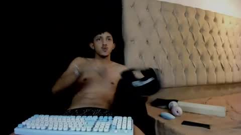 noah_jacksxn online show from July 2, 8:09 am