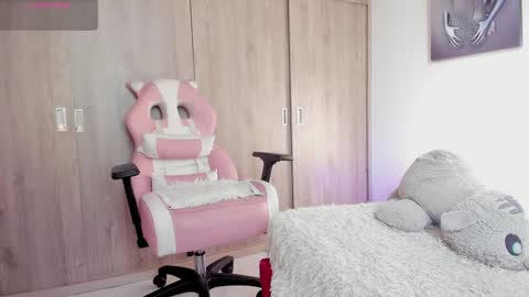 Snapshot of noah_lambert chatting on February 4, 12:55 pm Noah online show from February 4, 12:55 pm