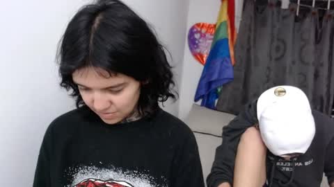 noah hehim    online show from January 5, 4:04 am