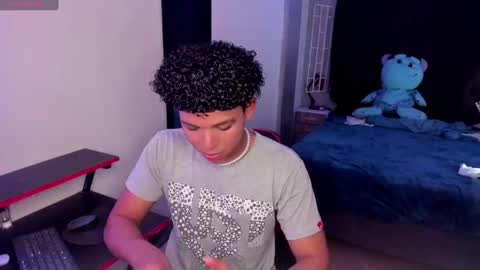Snapshot of noah_smith04 chatting on September 24, 5:55 am noah_smith04 online show from September 24, 5:55 am