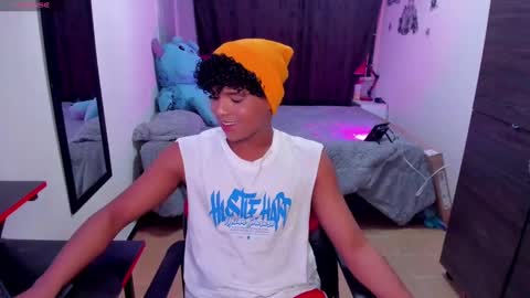 Snapshot of noah_smith04 chatting on October 9, 3:21 pm noah_smith04 online show from October 9, 3:21 pm