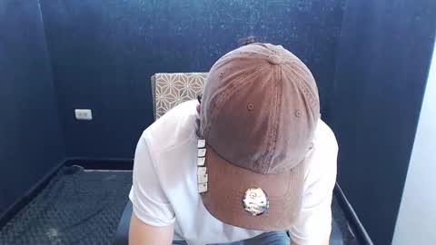 noah_sokolov online show from November 8, 3:56 pm