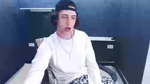 noah_sokolov online show from January 9, 11:06 pm