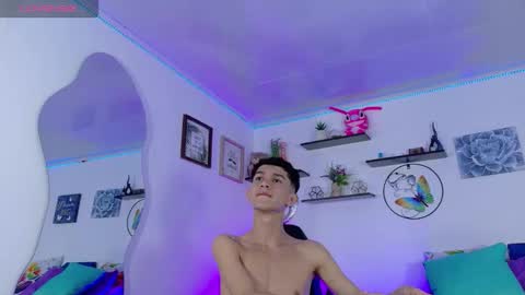 Snapshot of noah_tyler_ chatting on September 20, 8:10 pm noah tyler online show from September 20, 8:10 pm