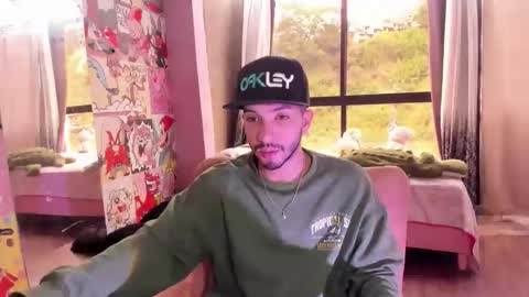 noah_walker18 online show from January 6, 8:45 pm