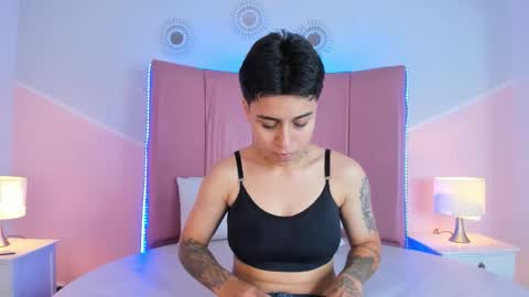 Noah online show from November 12, 7:57 pm