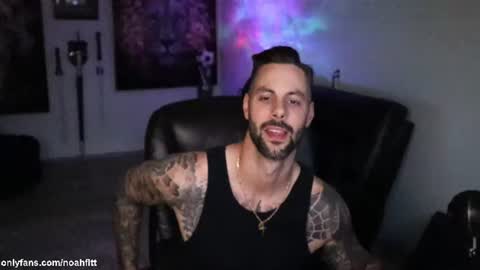 Snapshot of noahfitt chatting on July 17, 1:56 am Noah Fitt online show from July 17, 1:56 am