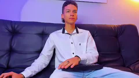 noahh_sky online show from April 29, 3:32 am