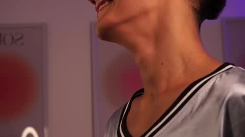 Snapshot of noahh_th03 chatting on February 19, 7:16 pm Noah online show from February 19, 7:16 pm