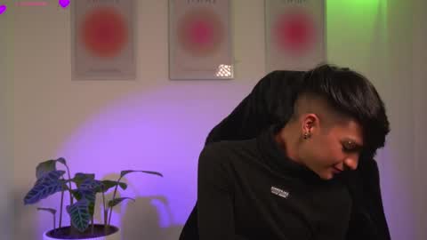 Snapshot of noahh_th03 chatting on March 2, 8:05 am Noah online show from March 2, 8:05 am