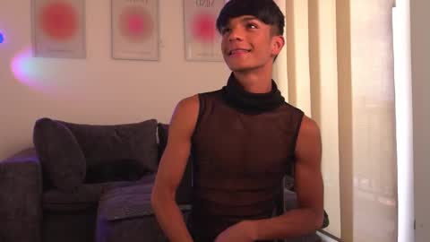 Snapshot of noahh_th03 chatting on March 15, 5:08 pm Noah online show from March 15, 5:08 pm