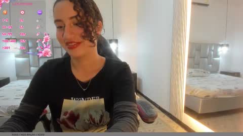 NOA MALAK online show from February 19, 7:21 pm