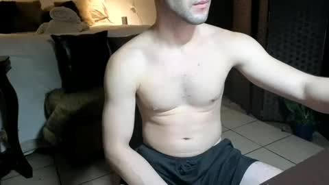 Snapshot of nobudget06 chatting on February 13, 2:12 am nobudget06 online show from February 13, 2:12 am