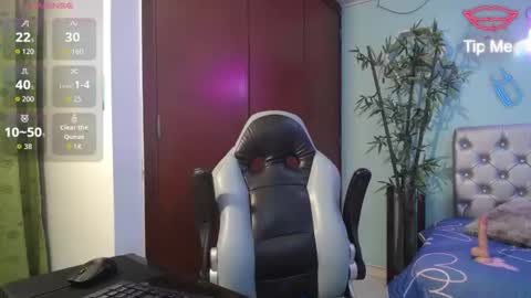 noelia_milfs online show from June 22, 3:25 am