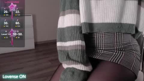 noelleneptune online show from December 20, 1:12 am