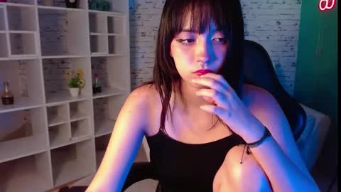 Snapshot of noeva_ chatting on October 2, 11:45 pm Noeva online show from October 2, 11:45 pm