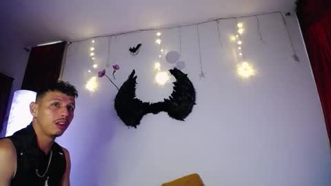 noha_and_iam1 online show from February 3, 12:32 pm