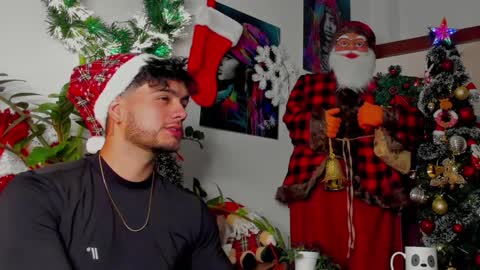 Snapshot of noha_miler chatting on December 6, 8:07 pm kevin online show from December 6, 8:07 pm