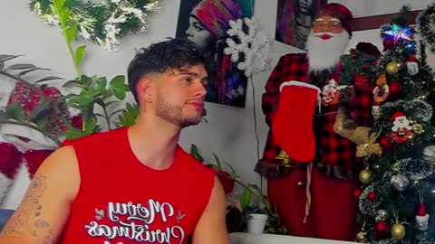 Snapshot of noha_miler chatting on December 19, 12:13 am kevin online show from December 19, 12:13 am