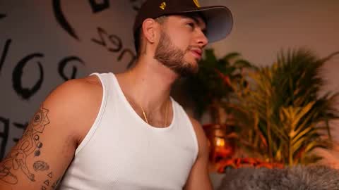 Snapshot of noha_miler chatting on September 11, 11:38 pm kevin online show from September 11, 11:38 pm