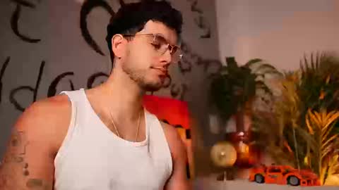 Snapshot of noha_miler chatting on September 29, 8:02 pm kevin online show from September 29, 8:02 pm