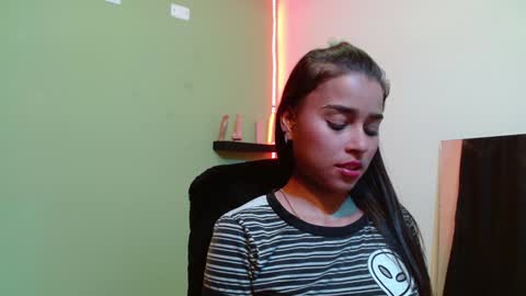 Snapshot of noha_thomson chatting on December 14, 2:56 am Noha Thomson online show from December 14, 2:56 am