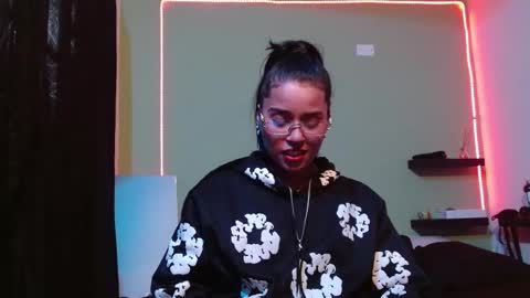Snapshot of noha_thomson chatting on September 20, 8:21 pm Noha Thomson online show from September 20, 8:21 pm