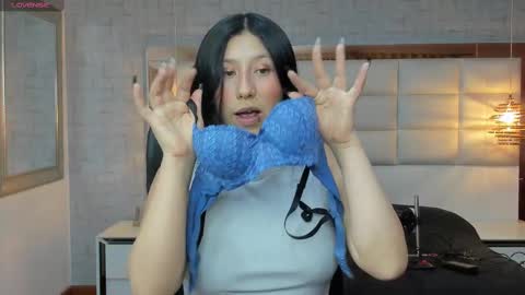 Snapshot of nohemi_louse chatting on September 9, 7:13 pm Nohemi online show from September 9, 7:13 pm