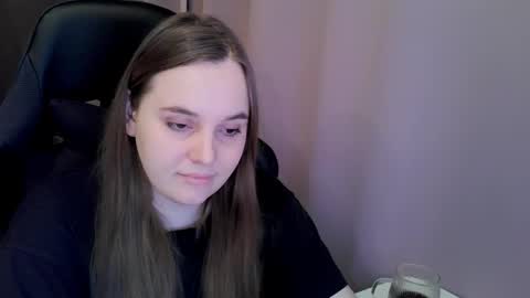 noir_ember_ online show from March 3, 3:51 pm