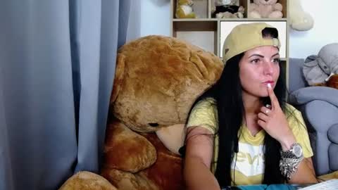 Snapshot of noirbella chatting on July 31, 11:04 pm noirbella online show from July 31, 11:04 pm