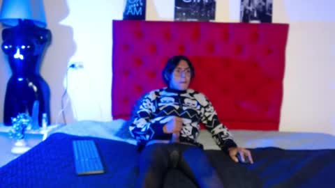 Snapshot of noire_boy27 chatting on February 28, 10:44 pm Noire online show from February 28, 10:44 pm