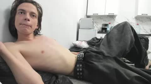 nolan_sagee online show from July 8, 3:16 pm