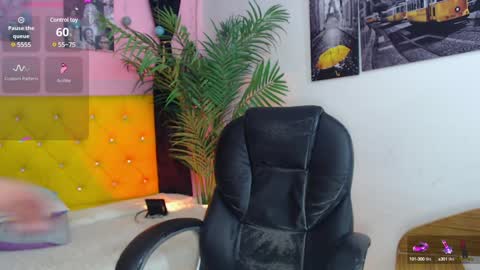 Nolan  online show from January 25, 9:35 pm